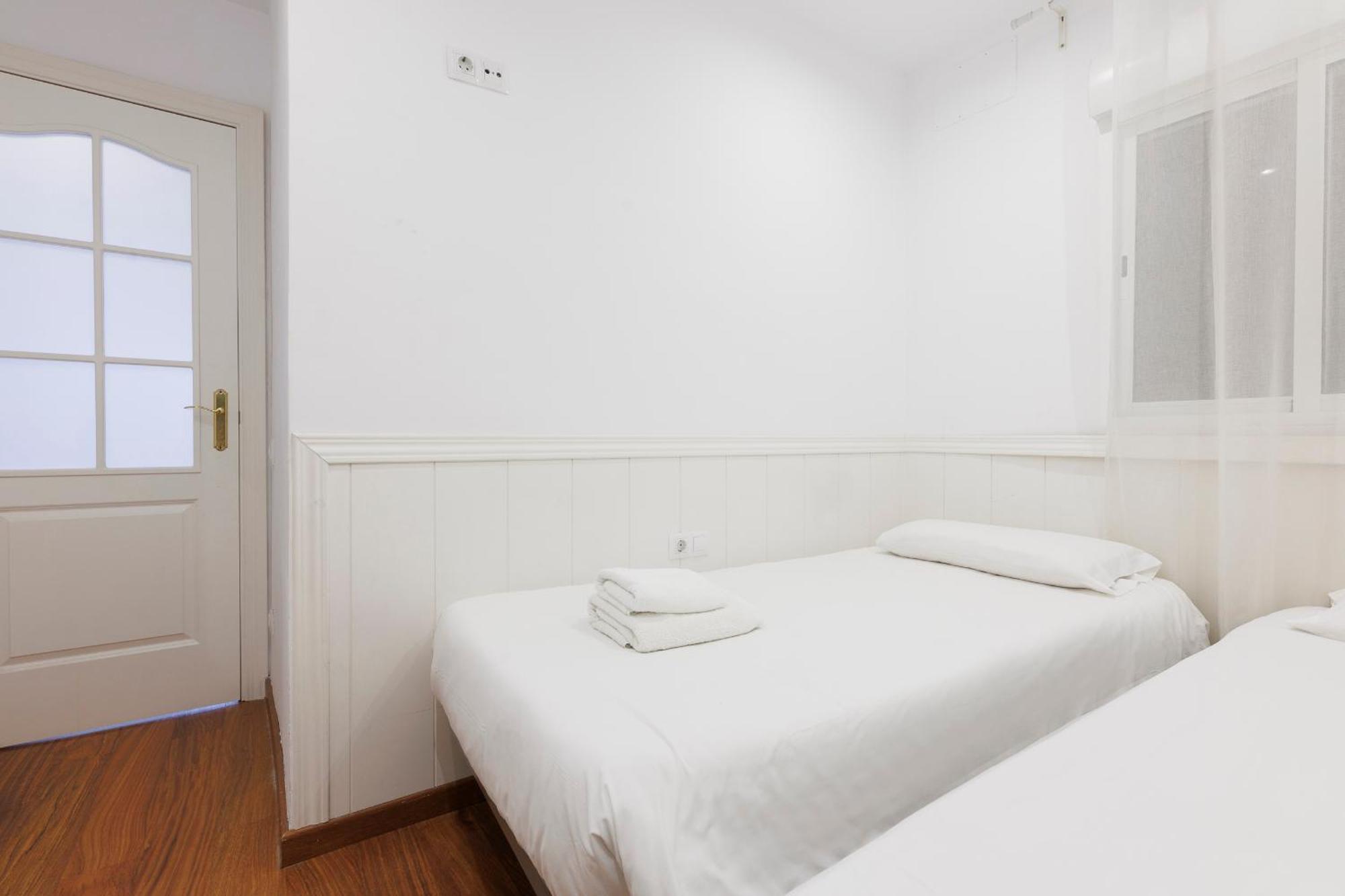 Aparteasy - Private Terrace, 3-Bedroom Apartment برشلونة المظهر الخارجي الصورة