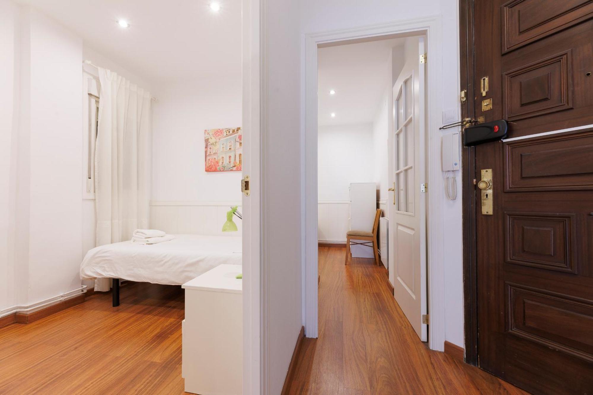 Aparteasy - Private Terrace, 3-Bedroom Apartment برشلونة المظهر الخارجي الصورة